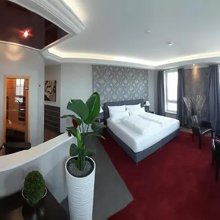 Garni Am Schloss 住宿加早餐酒店 Kottenheim