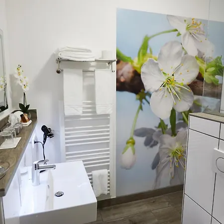 Garni Am Schloss Kottenheim